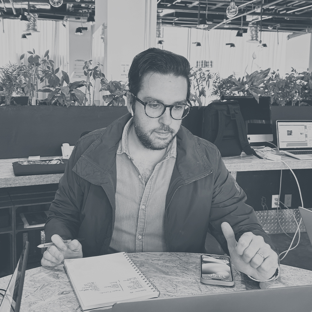 Una persona trabajando